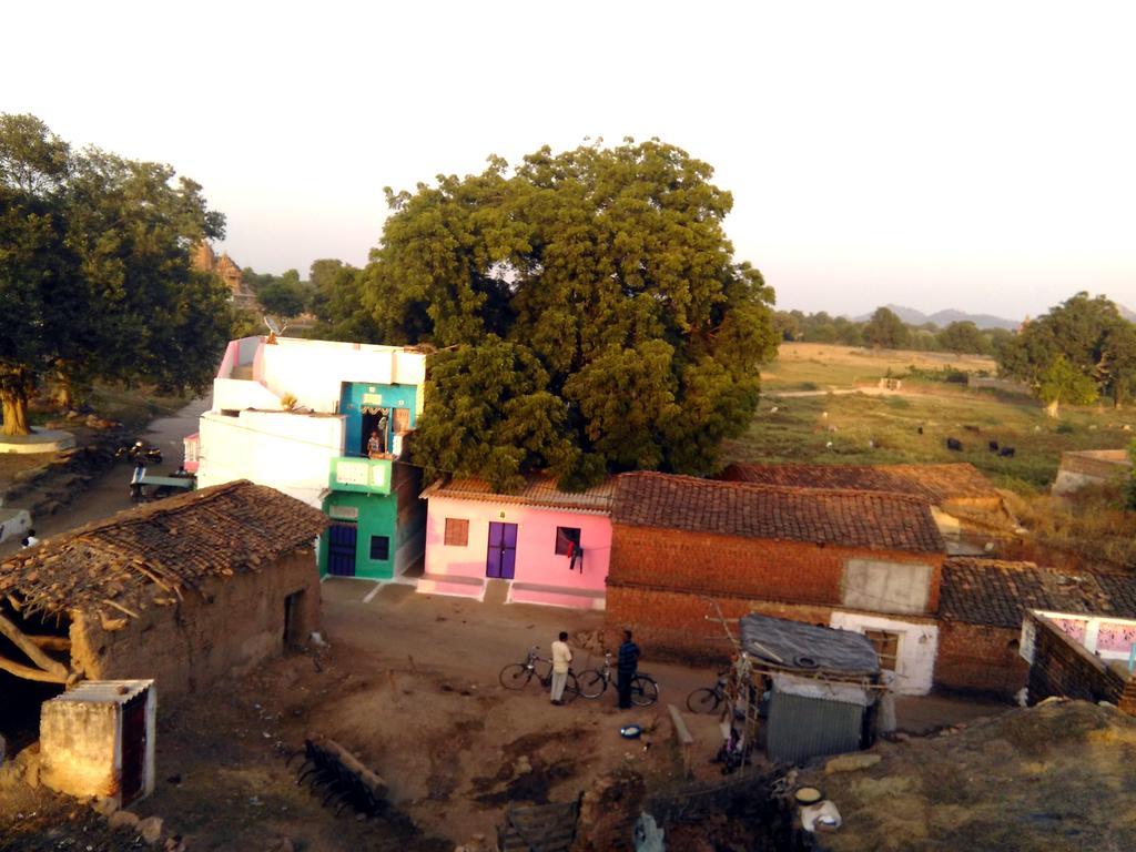 Friends In Khajuraho Apartment Exterior photo